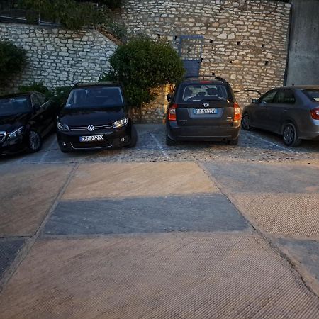 Apartments Vila Emiliano Borsh Bagian luar foto