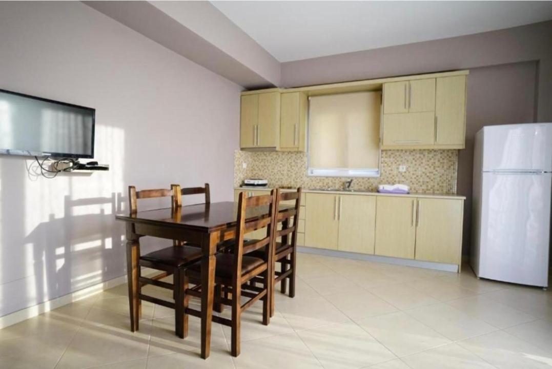 Apartments Vila Emiliano Borsh Bagian luar foto