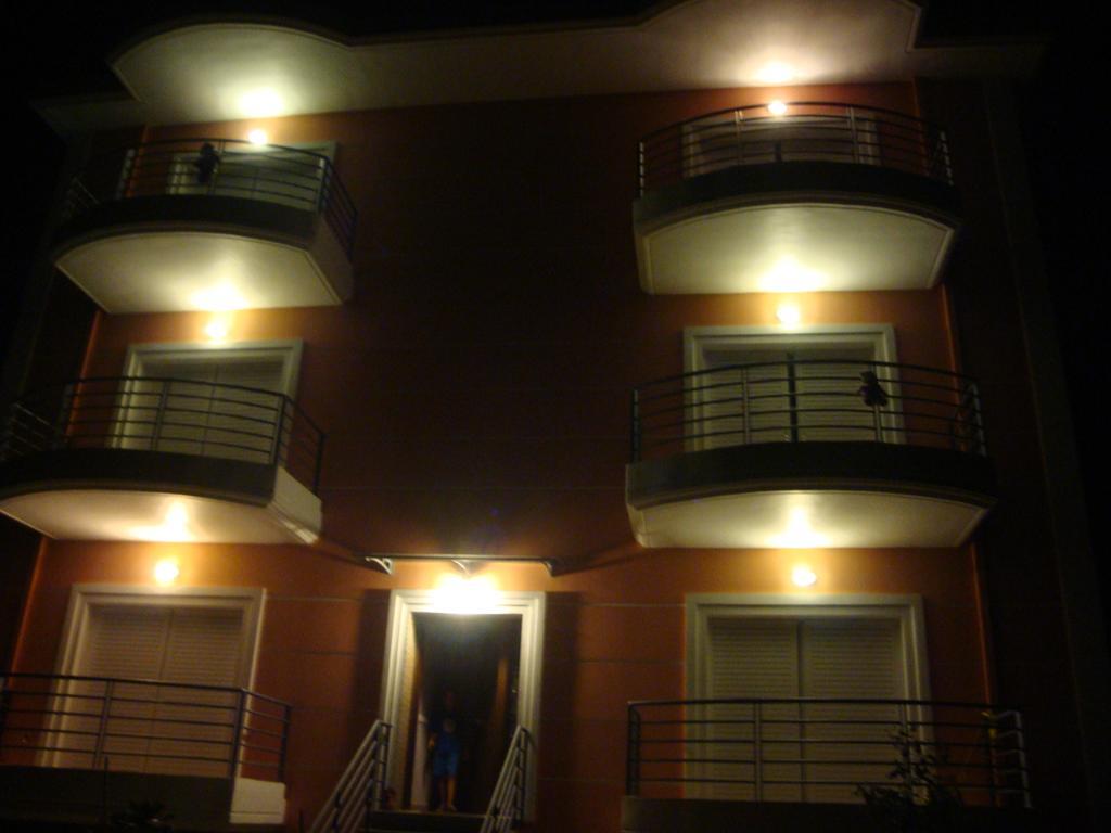 Apartments Vila Emiliano Borsh Bagian luar foto