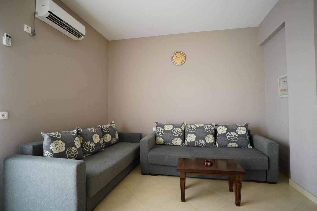 Apartments Vila Emiliano Borsh Bagian luar foto